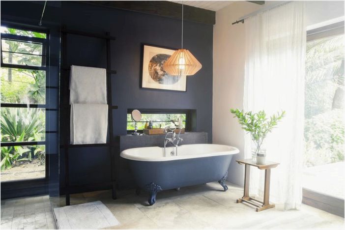 18 идей для ванной комнаты в темно-синих тонах
