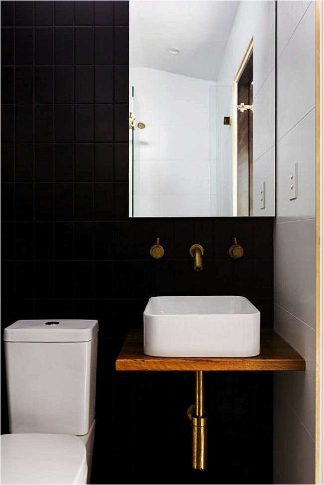 14 великолепных черных ванных комнат