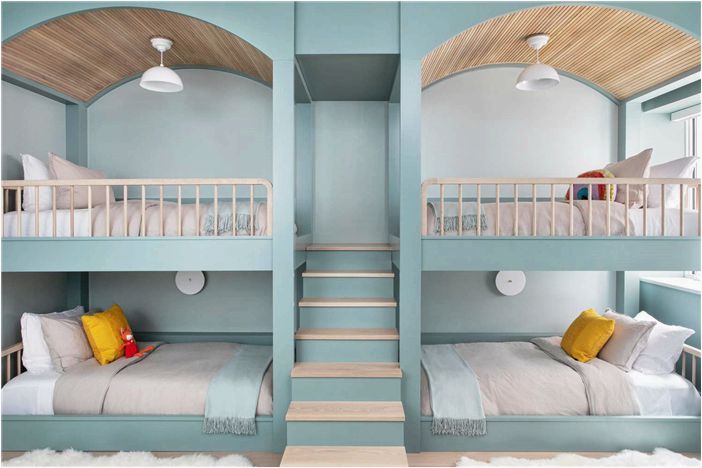 25 идей двухъярусных комнат, которые понравятся людям всех возрастов